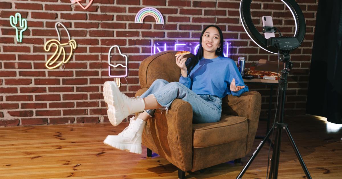 Influencer filming